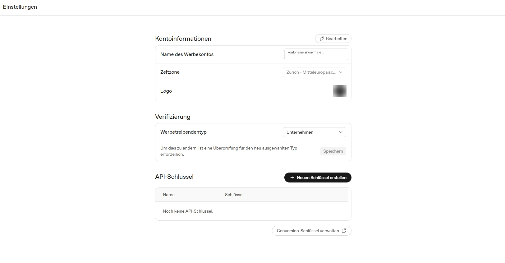 Ads Manager Einstellungen mit Kontoinformationen, Verifizierung und API-Schlüssel Bereich.